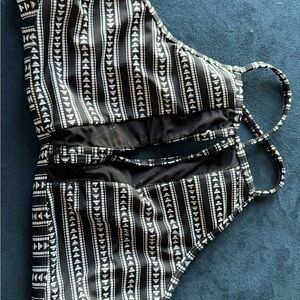 Black and White Patterned Women's Bikini Top